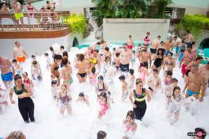 Ilaria Team si Spuma Party la Lotus Therm Ilaria Team si Spuma Party la Lotus Therm